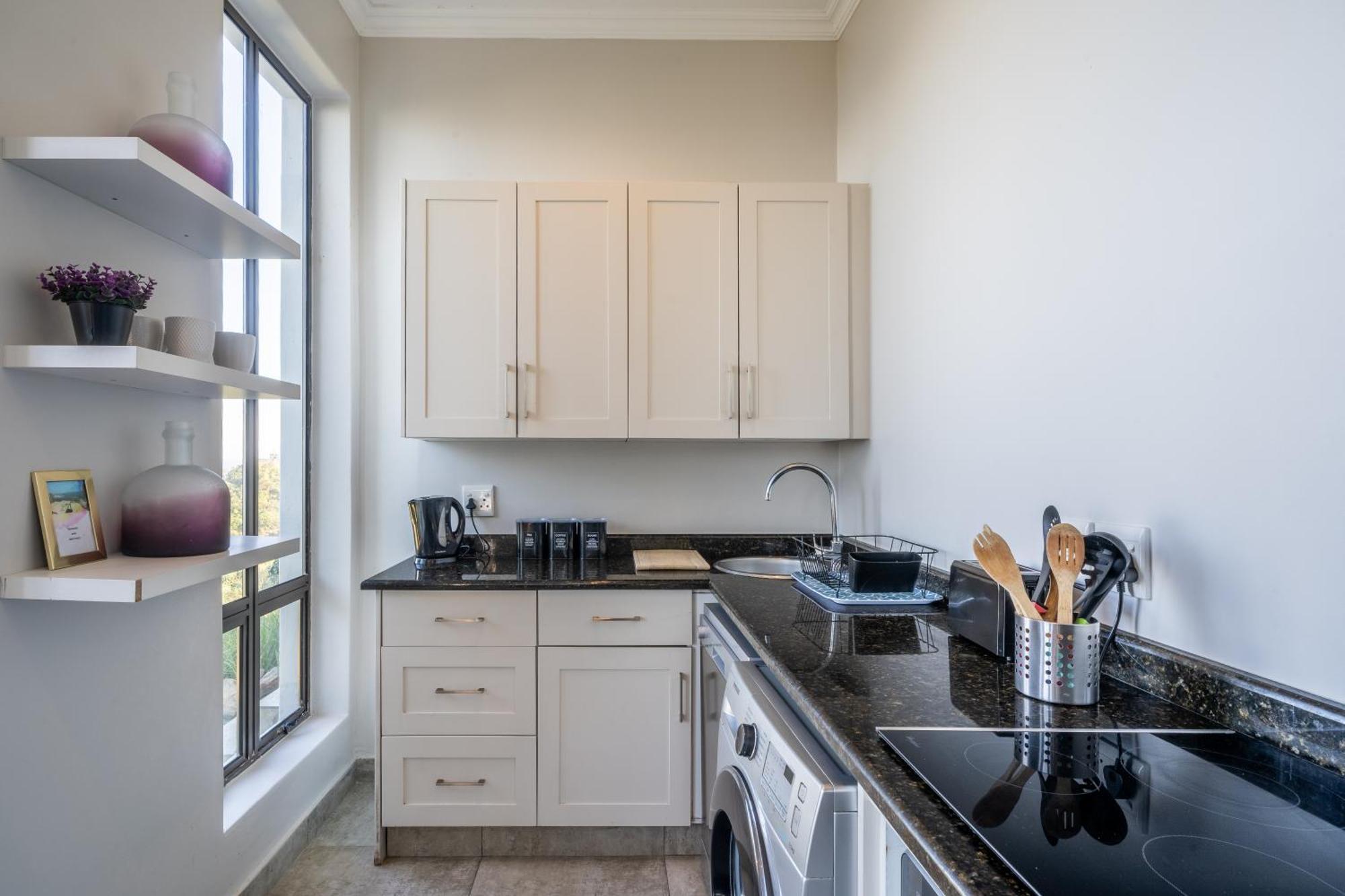 Seashore 2 Bedroom Luxury Unit - Breakwaters Haven